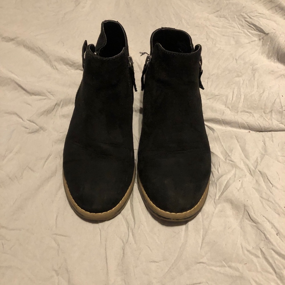black booties